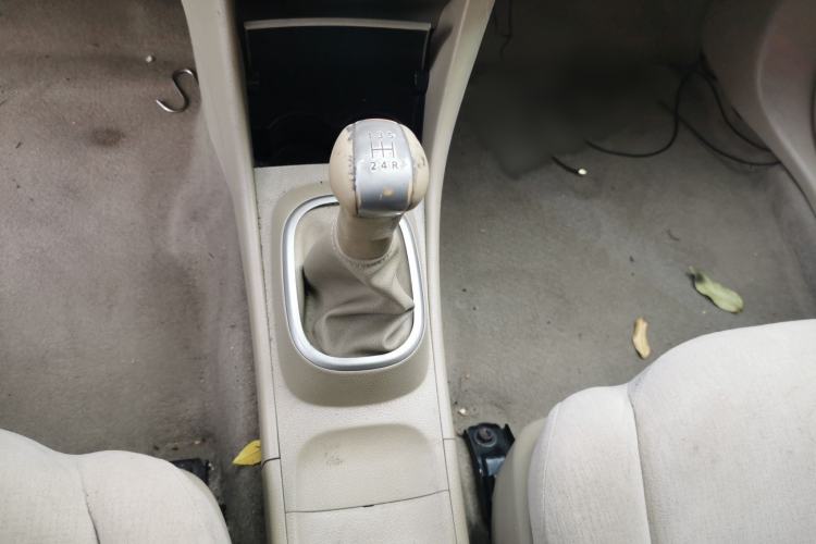 Used Nissan Sylphy 2012 Classic 1.6XE Manual Comfort Edition Gear Lever