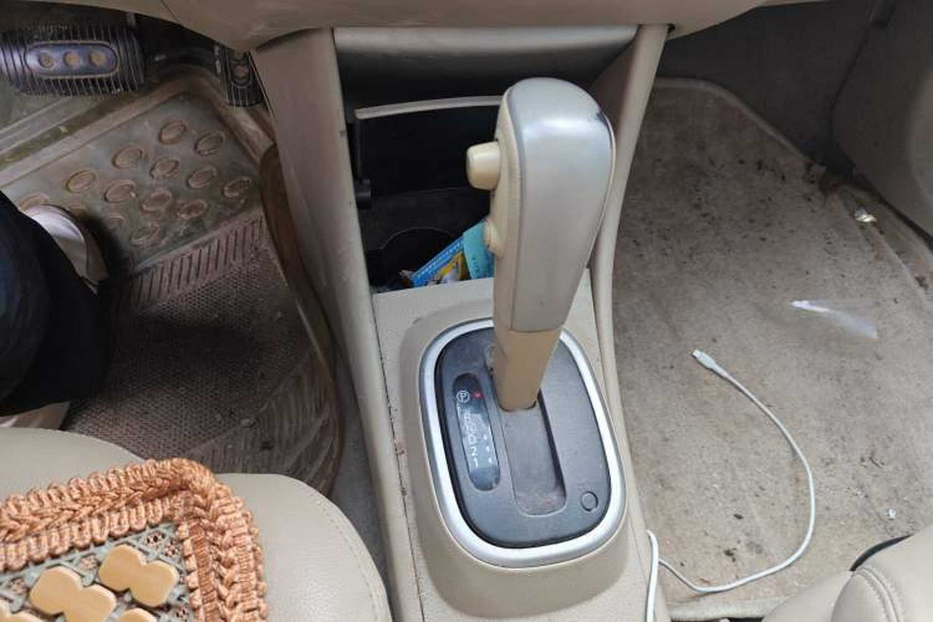 Used Nissan Sylphy 2012 Classic 1.6XE Automatic Comfort Edition Gear Lever
