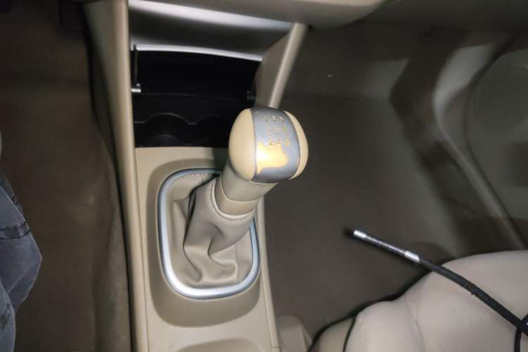 Used Nissan Sylphy 2012 Classic 1.6XE Manual Comfort Edition Gear Lever