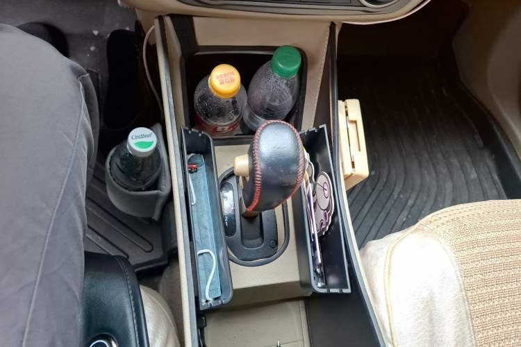 Used Nissan Sylphy 2012 Classic 1.6XE Automatic Comfort Edition Gear Lever