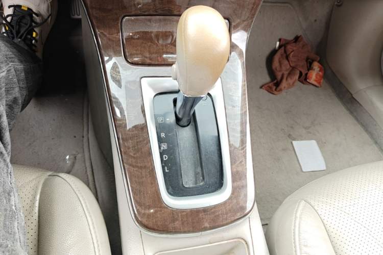 Used Nissan Sylphy 2012 1.6 XL CVT Luxury Edition Gear Lever