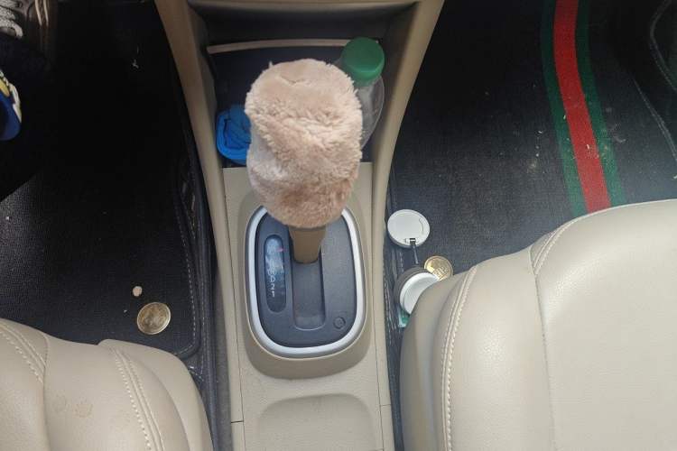 Used Nissan Sylphy 2012 Classic 1.6XE Automatic Comfort Edition Gear Lever