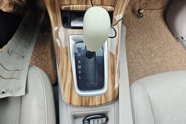 Used Nissan Sylphy 2012 1.8XL CVT Luxury Edition Gear Lever
