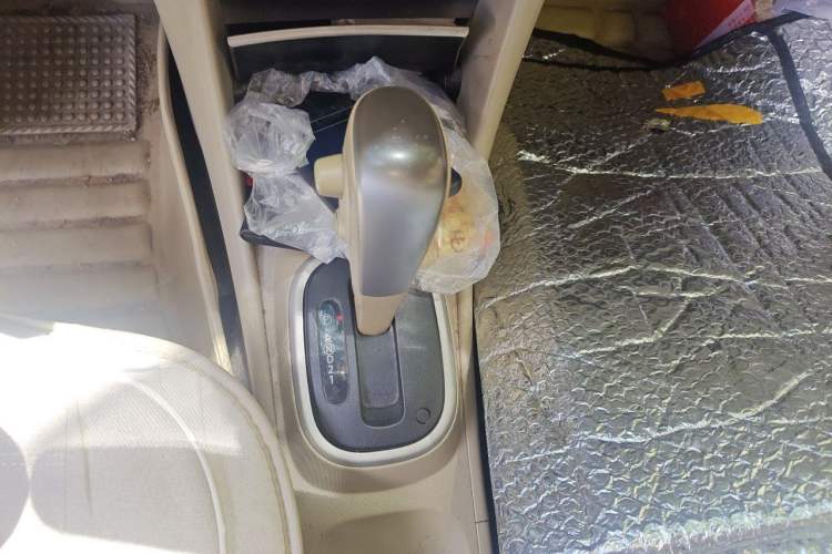 Used Nissan Sylphy 2012 Classic 1.6XE Automatic Comfort Edition Gear Lever