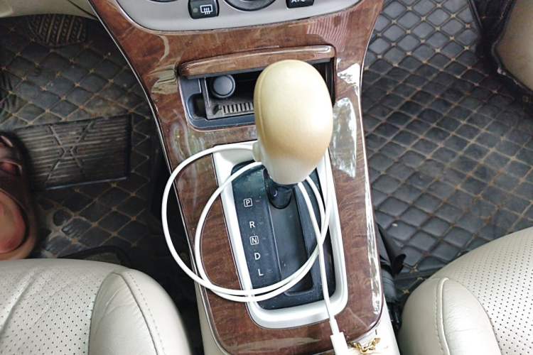 Used Nissan Sylphy 2012 1.6 XL CVT Luxury Edition Gear Lever