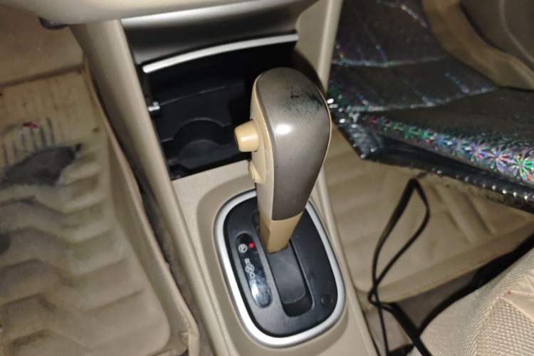 Used Nissan Sylphy 2012 Classic 1.6XE Automatic Comfort Edition Gear Lever