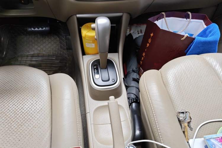 Used Nissan Sylphy 2012 Classic 1.6 XL Automatic Luxury Edition Gear Lever