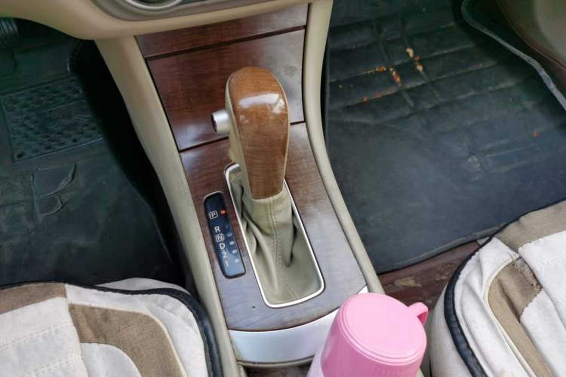 Used Nissan Sylphy 2012 Classic 1.6XE Automatic Comfort Edition Gear Lever