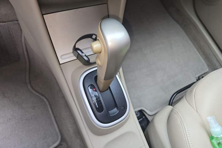 Used Nissan Sylphy 2012 Classic 1.6XE Automatic Comfort Edition Gear Lever