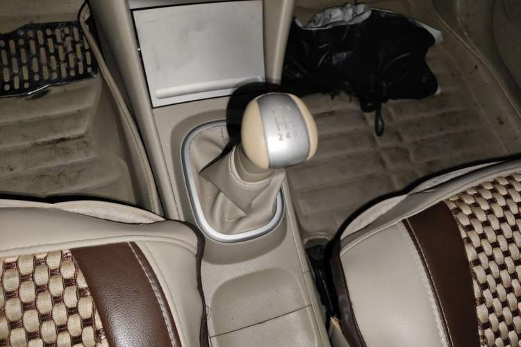 Used Nissan Sylphy 2012 Classic 1.6XE Manual Comfort Edition Gear Lever