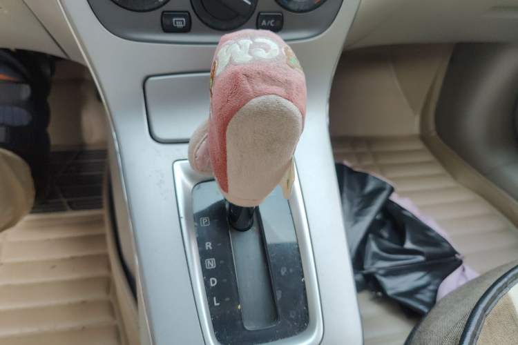 Used Nissan Sylphy 2012 1.6XE CVT Comfort Edition Gear Lever