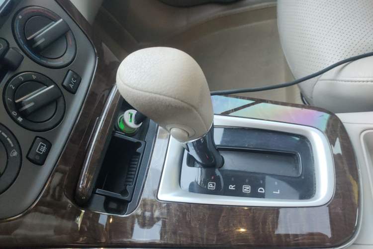 Used Nissan Sylphy 2012 1.6 XL CVT Luxury Edition Gear Lever