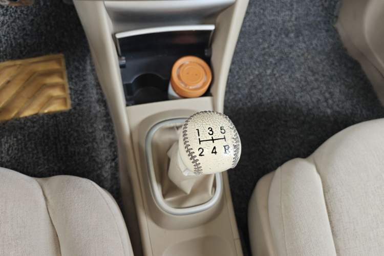 Used Nissan Sylphy 2012 Classic 1.6XE Manual Comfort Edition Gear Lever
