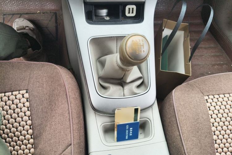 Used Nissan Sylphy 2012 1.8XL Manual Luxury Edition Gear Lever