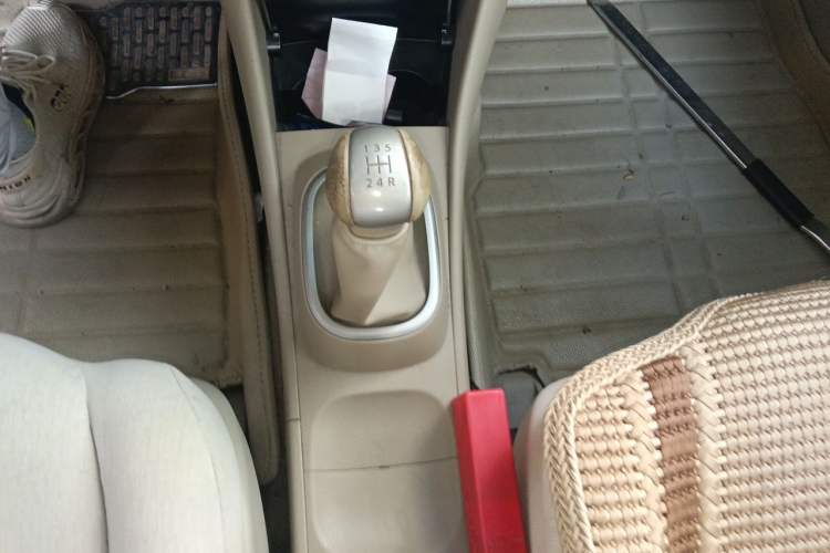 Used Nissan Sylphy 2012 Classic 1.6XE Manual Comfort Edition Gear Lever