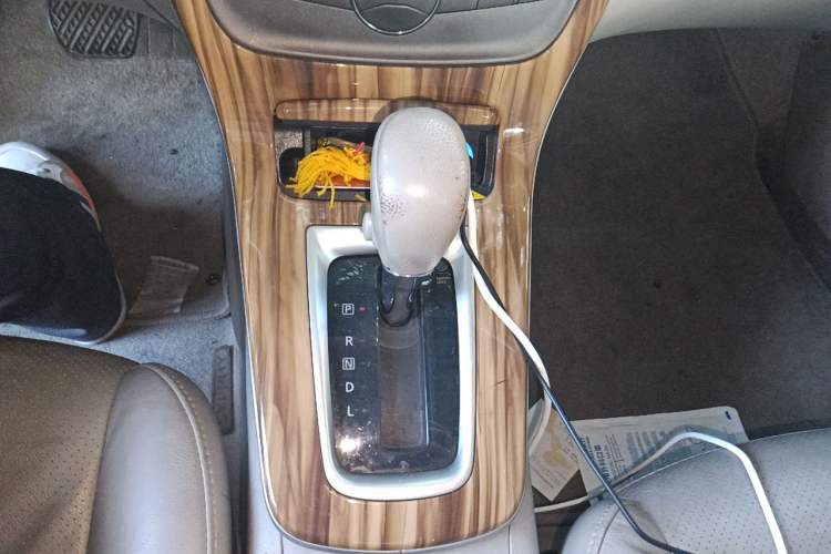 Used Nissan Sylphy 2012 1.8XL CVT Luxury Edition Gear Lever