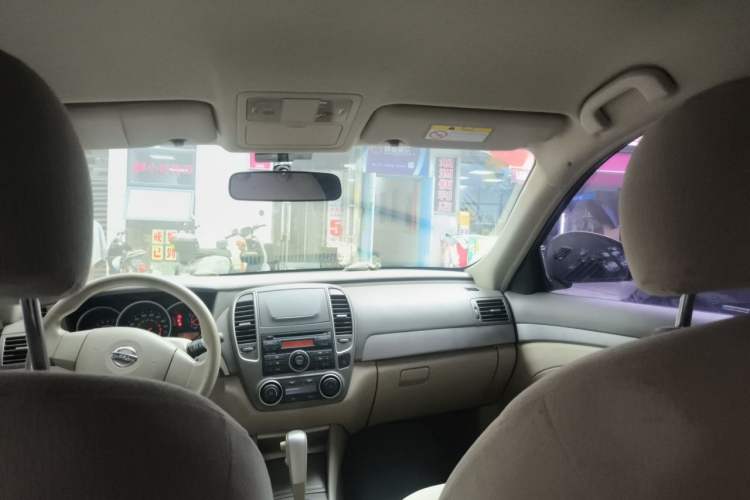 Used Nissan Sylphy 2012 Classic 1.6XE Automatic Comfort Edition Headliner