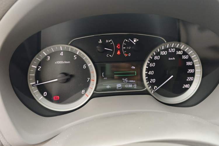 Used Nissan Sylphy 2012 1.8XL CVT Luxury Edition Instrument Cluster