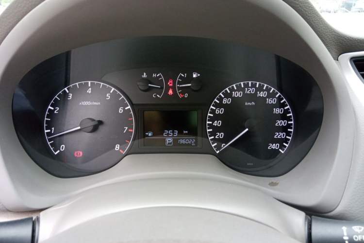 Used Nissan Sylphy 2012 1.6XE CVT Comfort Edition Instrument Cluster