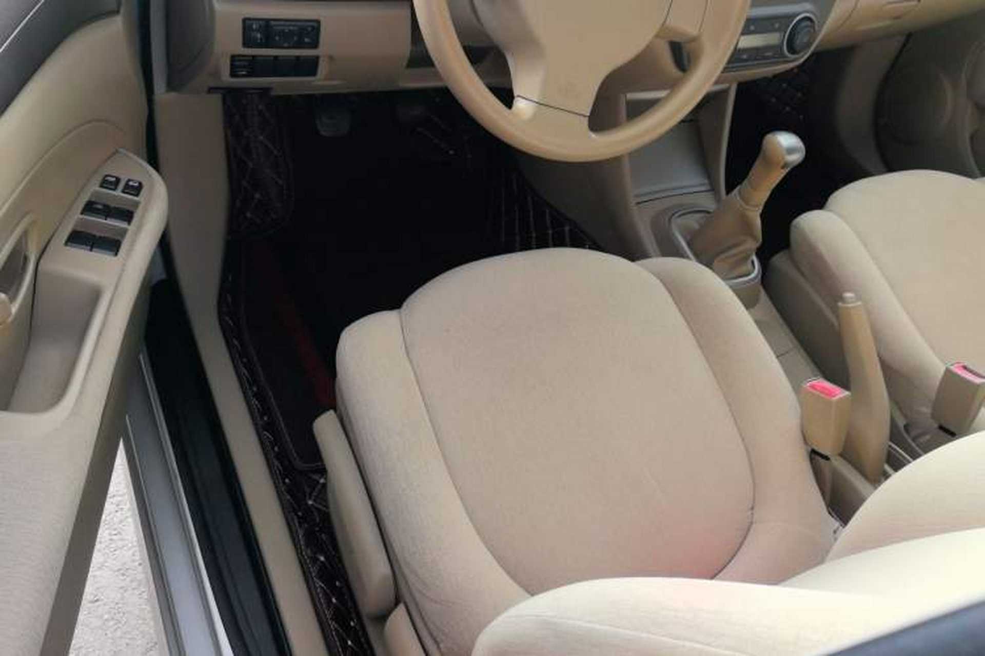 Used Nissan Sylphy 2012 Classic 1.6XE Manual Comfort Edition Interior 3