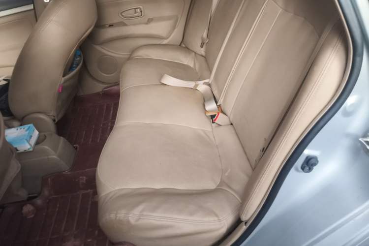 Used Nissan Sylphy 2012 Classic 1.6XE Manual Comfort Edition Interior 4