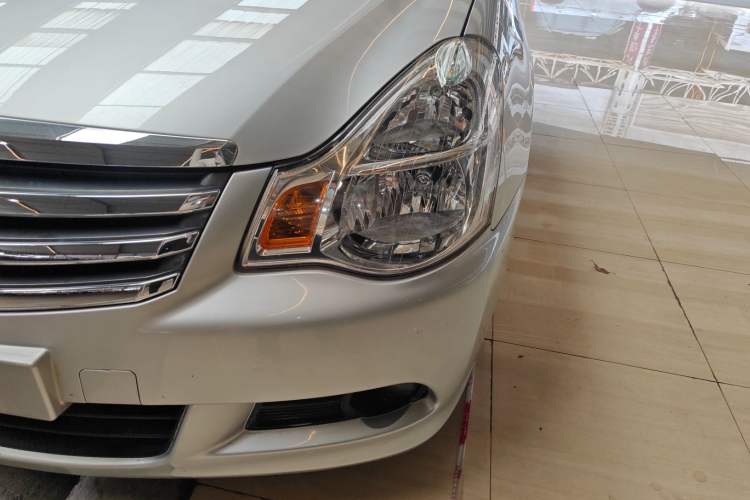 Used Nissan Sylphy 2012 Classic 1.6XE Automatic Comfort Edition Left Front Headlight