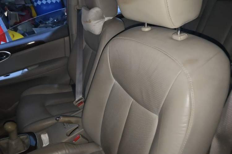 Used Nissan Sylphy 2012 1.6 XL Manual Luxury Edition Left Front Seat