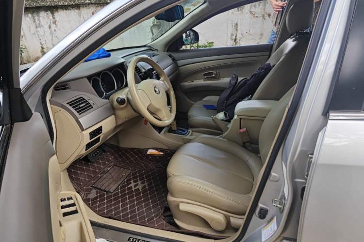 Used Nissan Sylphy 2012 Classic 1.6XE Automatic Comfort Edition Left Front Seat