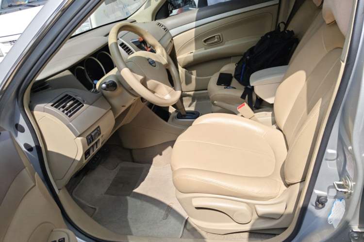 Used Nissan Sylphy 2012 Classic 1.6XE Automatic Comfort Edition Left Front Seat
