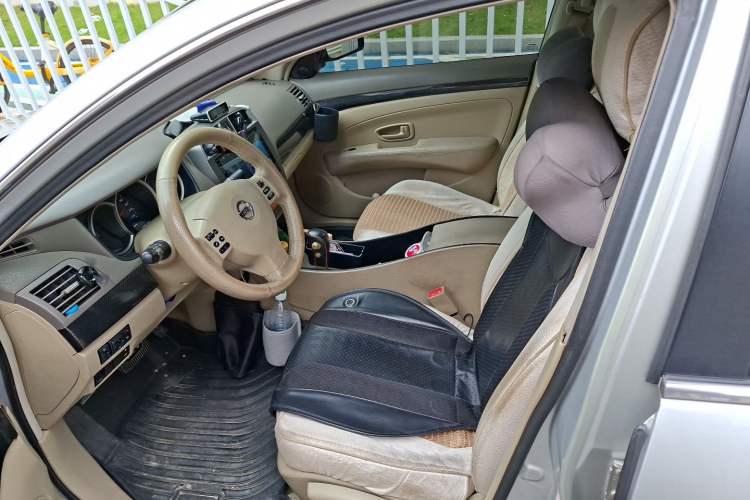 Used Nissan Sylphy 2012 Classic 1.6XE Automatic Comfort Edition Left Front Seat