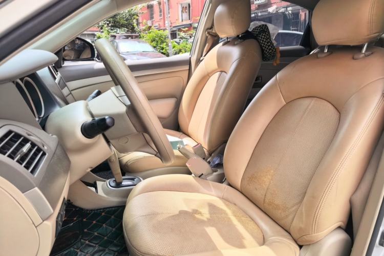 Used Nissan Sylphy 2012 Classic 1.6XE Automatic Comfort Edition Left Front Seat