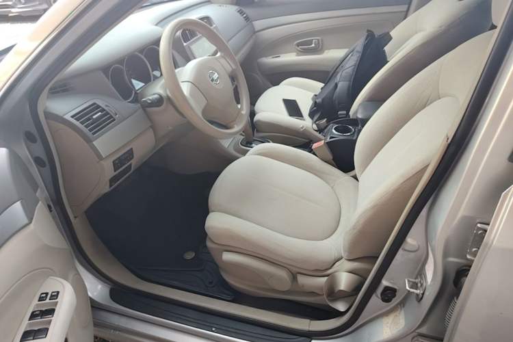 Used Nissan Sylphy 2012 Classic 1.6XE Automatic Comfort Edition Left Front Seat