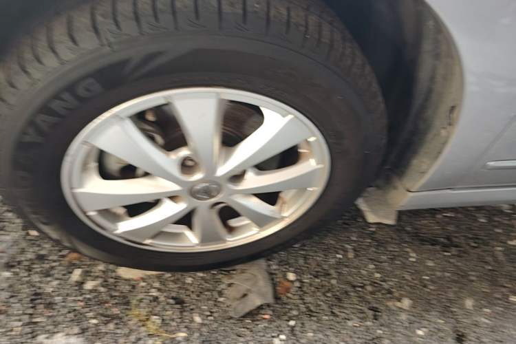 Used Nissan Sylphy 2012 Classic 1.6XE Automatic Comfort Edition Left Front Wheel Hub