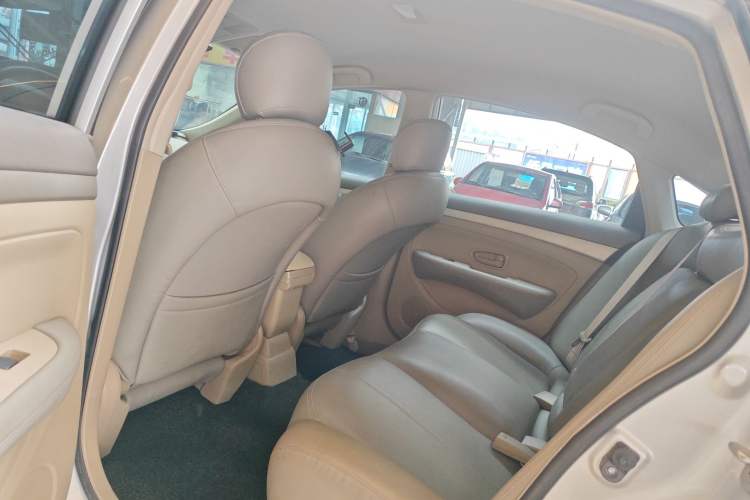 Used Nissan Sylphy 2012 Classic 1.6XE Automatic Comfort Edition Left Rear Seat