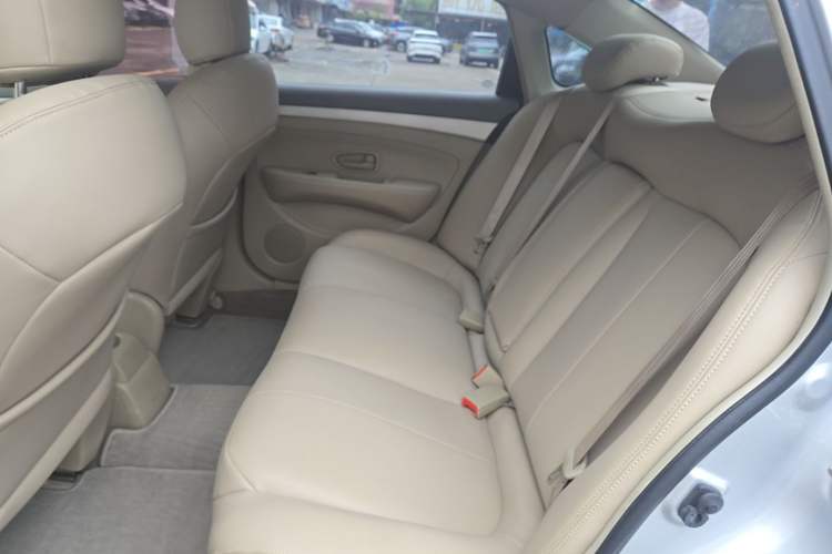 Used Nissan Sylphy 2012 Classic 1.6XE Automatic Comfort Edition Left Rear Seat