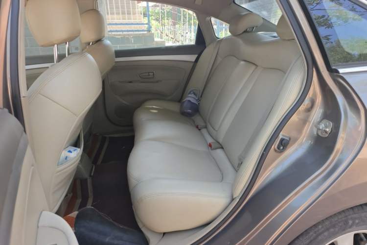 Used Nissan Sylphy 2012 Classic 1.6XE Manual Comfort Edition Left Rear Seat