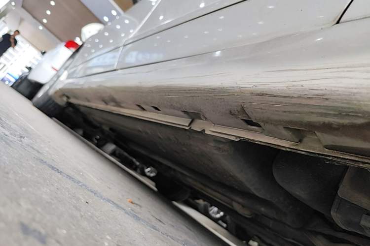 Used Nissan Sylphy 2012 Classic 1.6XE Automatic Comfort Edition Left Side Sill