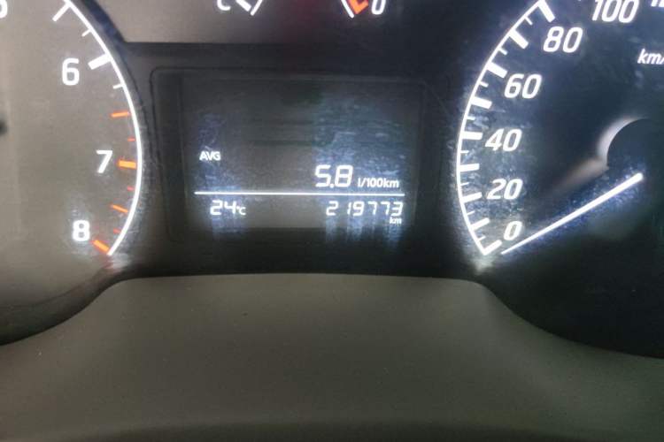 Used Nissan Sylphy 2012 1.6 XL Manual Luxury Edition Odometer Close Up