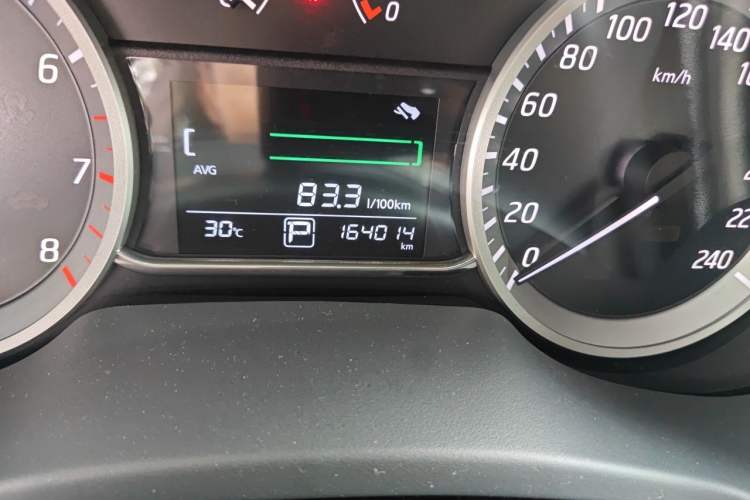 Used Nissan Sylphy 2012 1.8XL CVT Luxury Edition Odometer Close Up