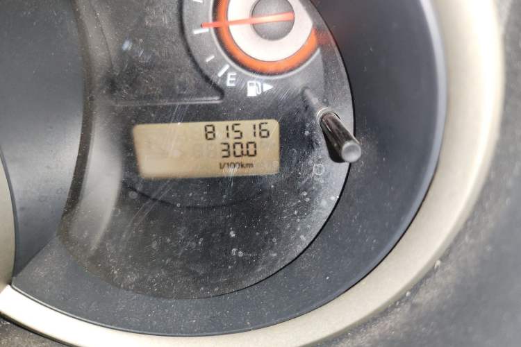 Used Nissan Sylphy 2012 Classic 1.6XE Manual Comfort Edition Odometer Close Up