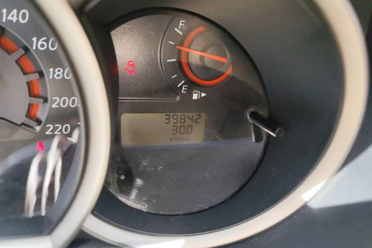 Used Nissan Sylphy 2012 1.6XE Manual Comfort Edition Odometer Close Up
