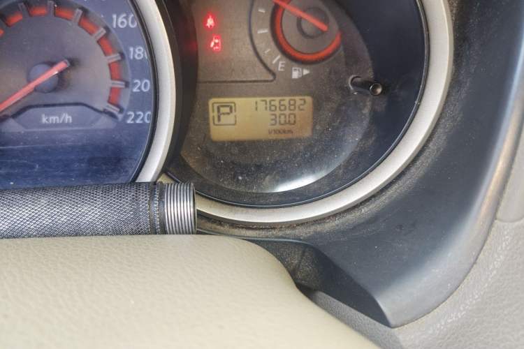 Used Nissan Sylphy 2012 Classic 1.6XE Automatic Comfort Edition Odometer Close Up