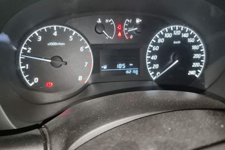 Used Nissan Sylphy 2012 1.6 XL Manual Luxury Edition Odometer Close Up