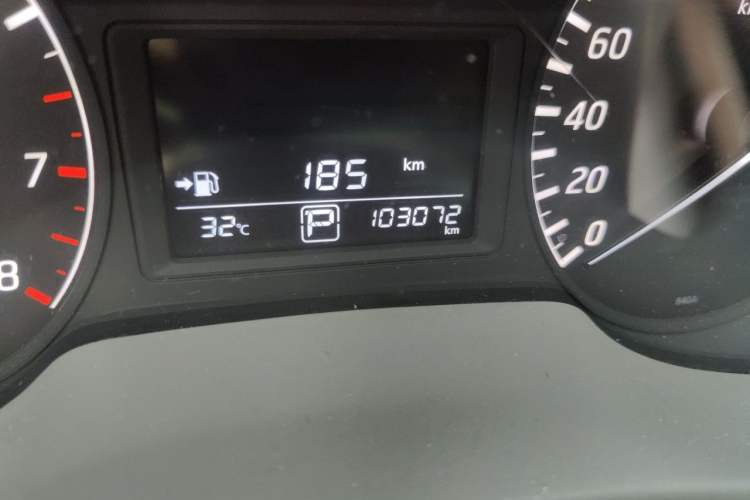 Used Nissan Sylphy 2012 1.6XE CVT Comfort Edition Odometer Close Up