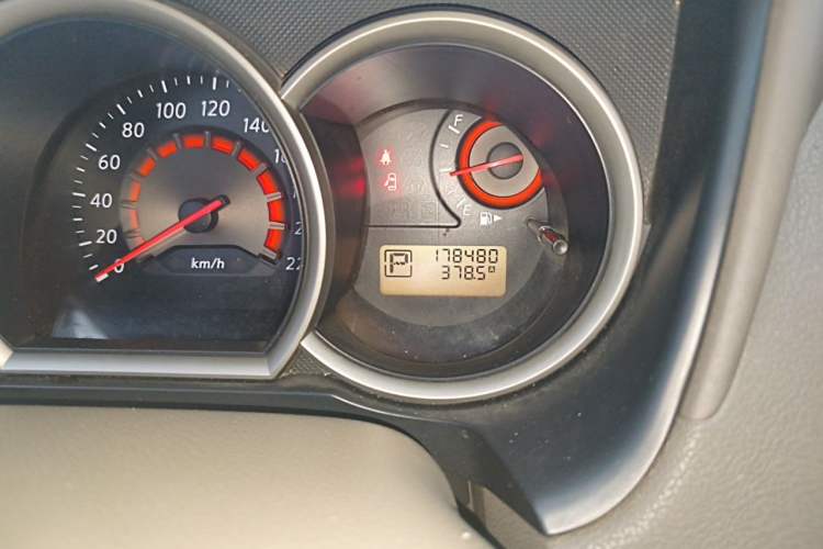 Used Nissan Sylphy 2012 Classic 1.6XE Automatic Comfort Edition Odometer Close Up