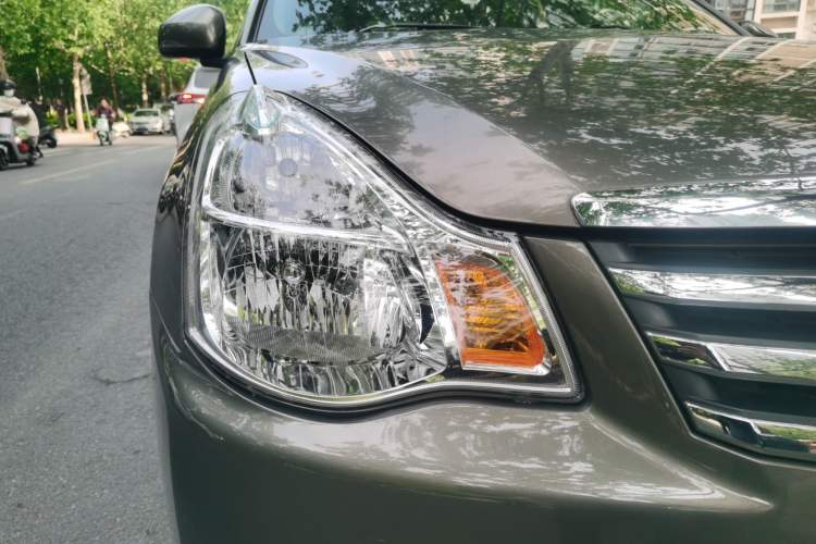Used Nissan Sylphy 2012 1.6XE CVT Comfort Edition Right Front Headlight
