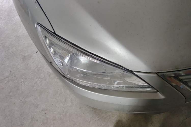 Used Nissan Sylphy 2012 1.6 XL Manual Luxury Edition Right Front Headlight