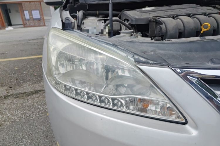 Used Nissan Sylphy 2012 1.8XL CVT Luxury Edition Right Front Headlight