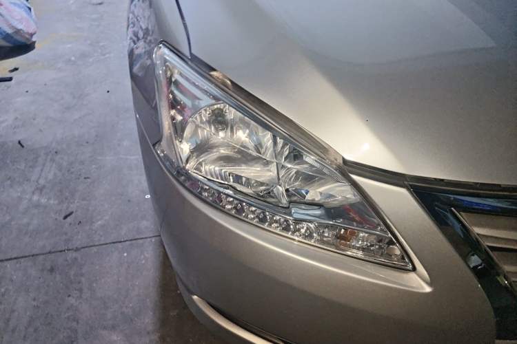 Used Nissan Sylphy 2012 1.6 XL Manual Luxury Edition Right Front Headlight