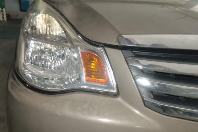 Used Nissan Sylphy 2012 Classic 1.6XE Manual Comfort Edition Right Front Headlight
